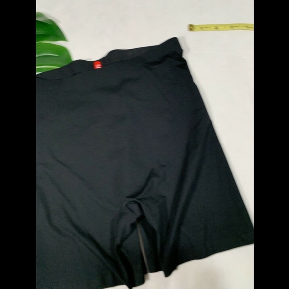 NEW‎ $52 Spanx Thinstincts Girl Shaper Shorts Small - Picture 6 of 12